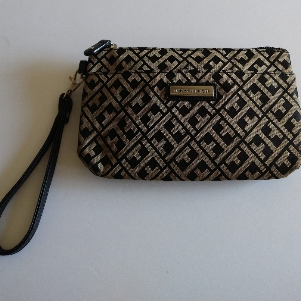Tommy Hilfiger Wristlet